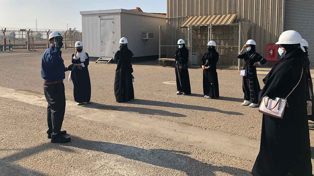 Aramco courses on electrical safety Yanbu' Royal Commission students