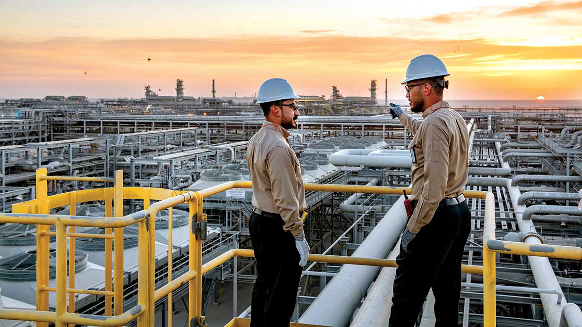 Aramco employees look out over Hawiyah Gas Plant