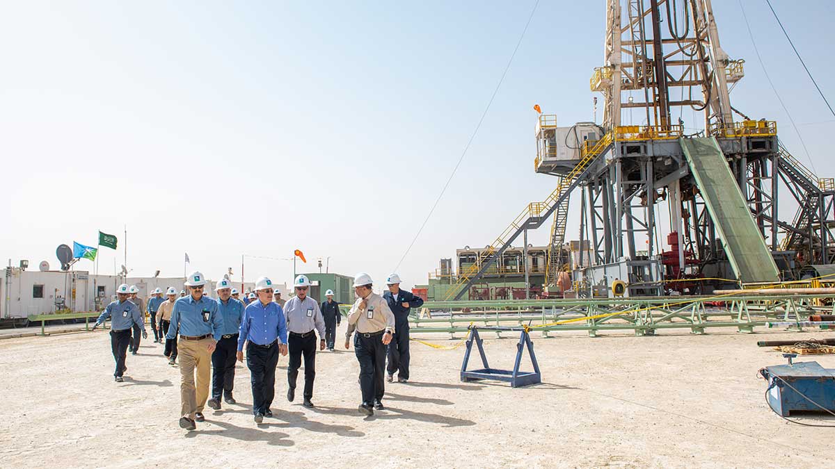 Amin Nasser and Nasser K. Al-Naimi at Dhahran EMSR rig GW910 located in Dammam Field Development Project 