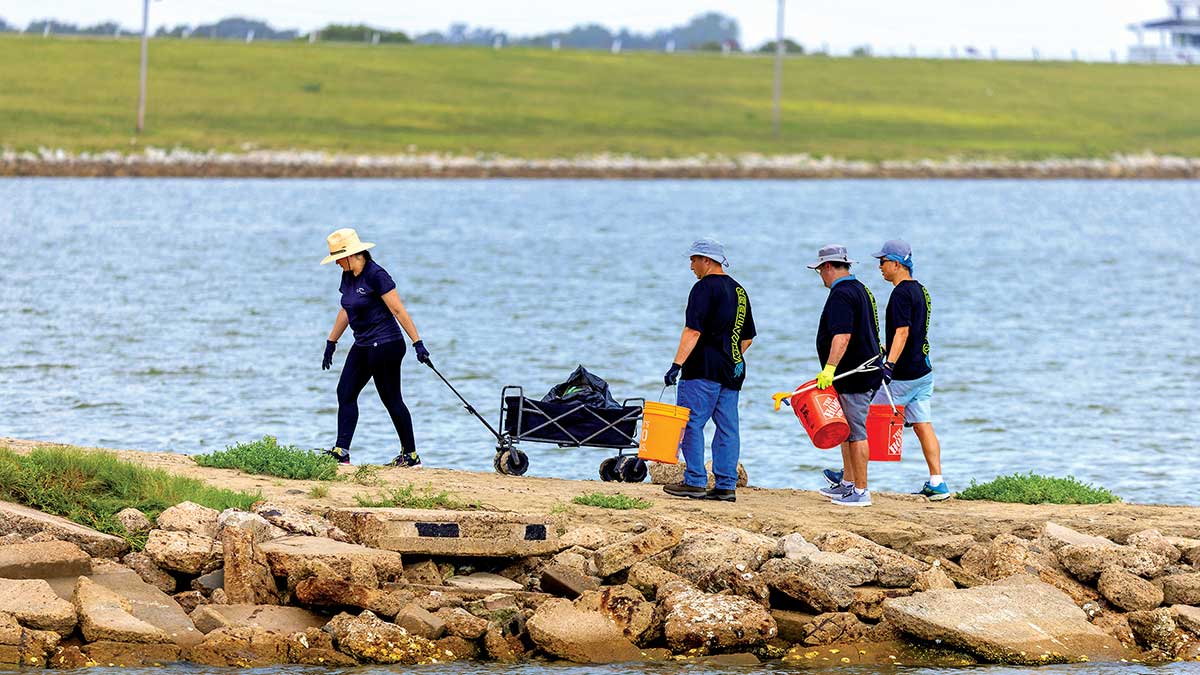 Galveston Bay Aramco volunteers cleanup shoreline