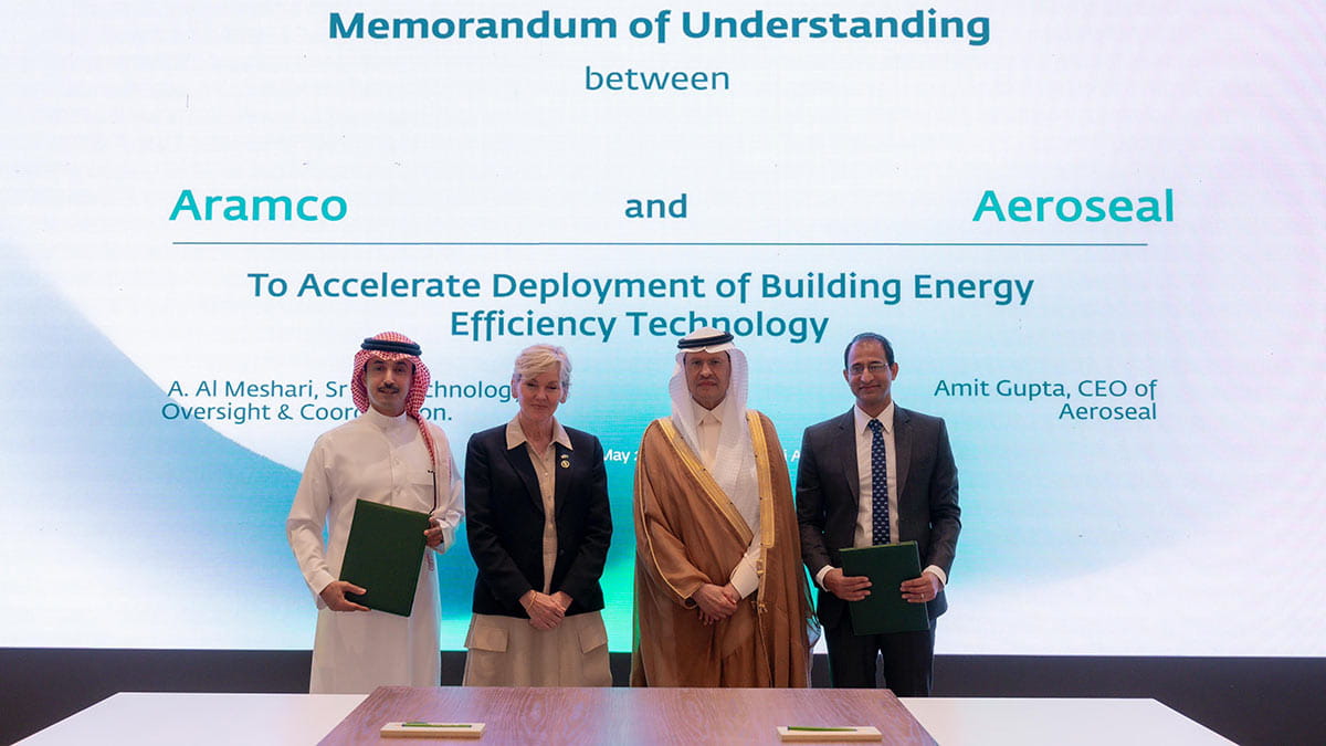 أرامكو السعودية توقع ثلاث مذكرات تفاهم خلال زيارة وزيرة الطاقة الأمريكية